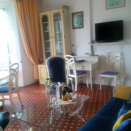 Privat * Cannes